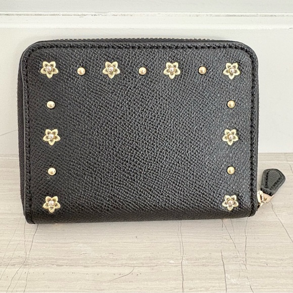 Coach Black Crossgrain Leather Tea Rose Rivet Small Zip Around Wallet • Pristine - Picture 2 of 5